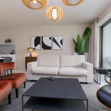 Sky Bridge - Casselbergh Residences アパート