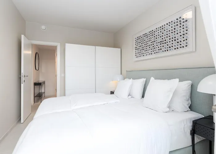 Sky Bridge - Casselbergh Residences *